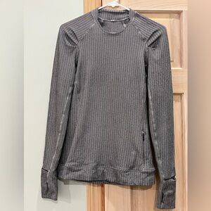 Lululemon long sleeve shirt size 4